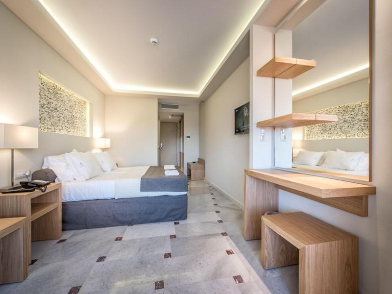 Mediterranee Hotel Plános エクステリア 写真