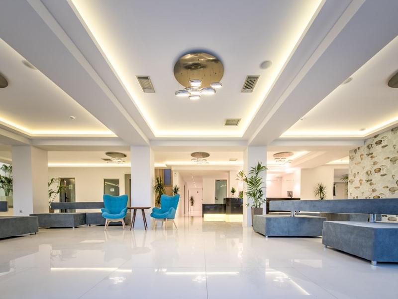 Mediterranee Hotel Plános エクステリア 写真