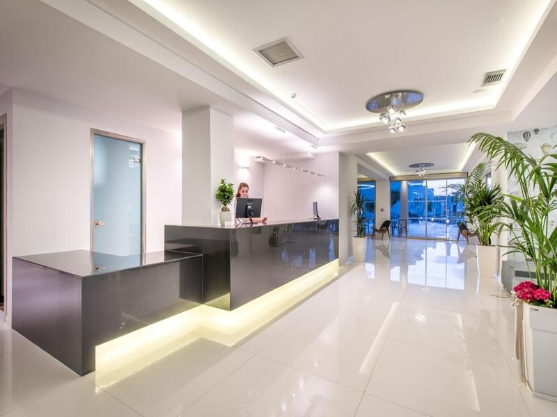 Mediterranee Hotel Plános エクステリア 写真