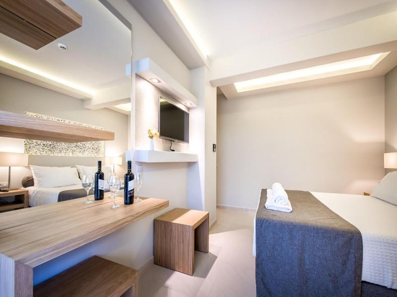 Mediterranee Hotel Plános エクステリア 写真